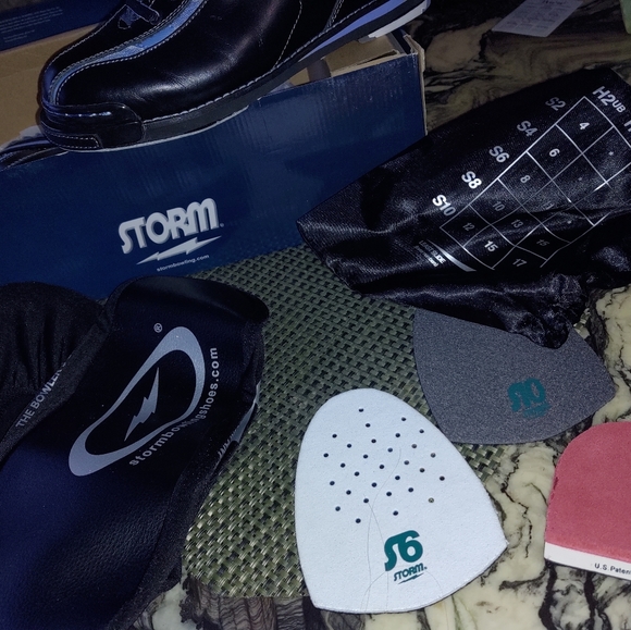 Women's Bowling Shoes Premium Leather 8&1/2 wide!! - Picture 6 of 7